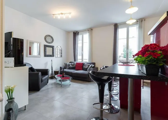 Stylish White And Red Apartamento *