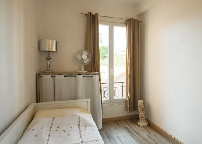 Stylish White And Red