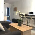 Stylish White And Red Apartment Juan-les-Pins