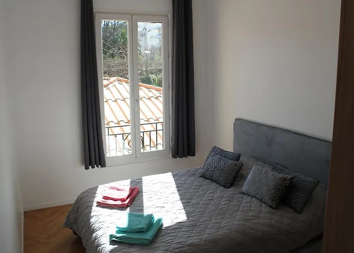 Stylish White And Red