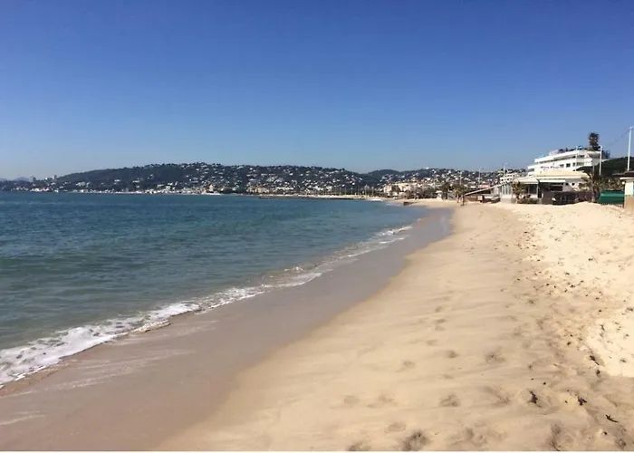 Stylish White And Red