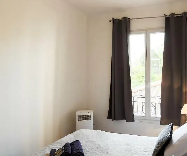 公寓 Stylish White And Red *